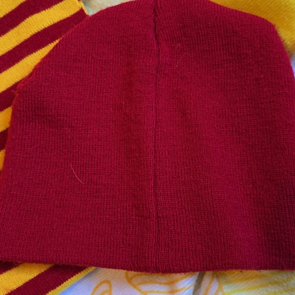 GUC - Harry Potter Hat and Scarf Set in Yellow and Red for Kids (Unisex)